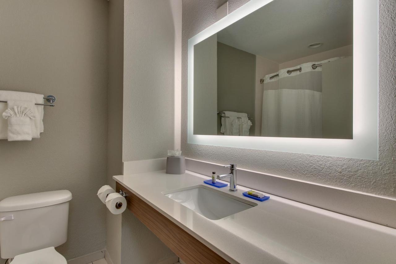 Holiday Inn Express West Palm Beach Metrocentre By Ihg Экстерьер фото