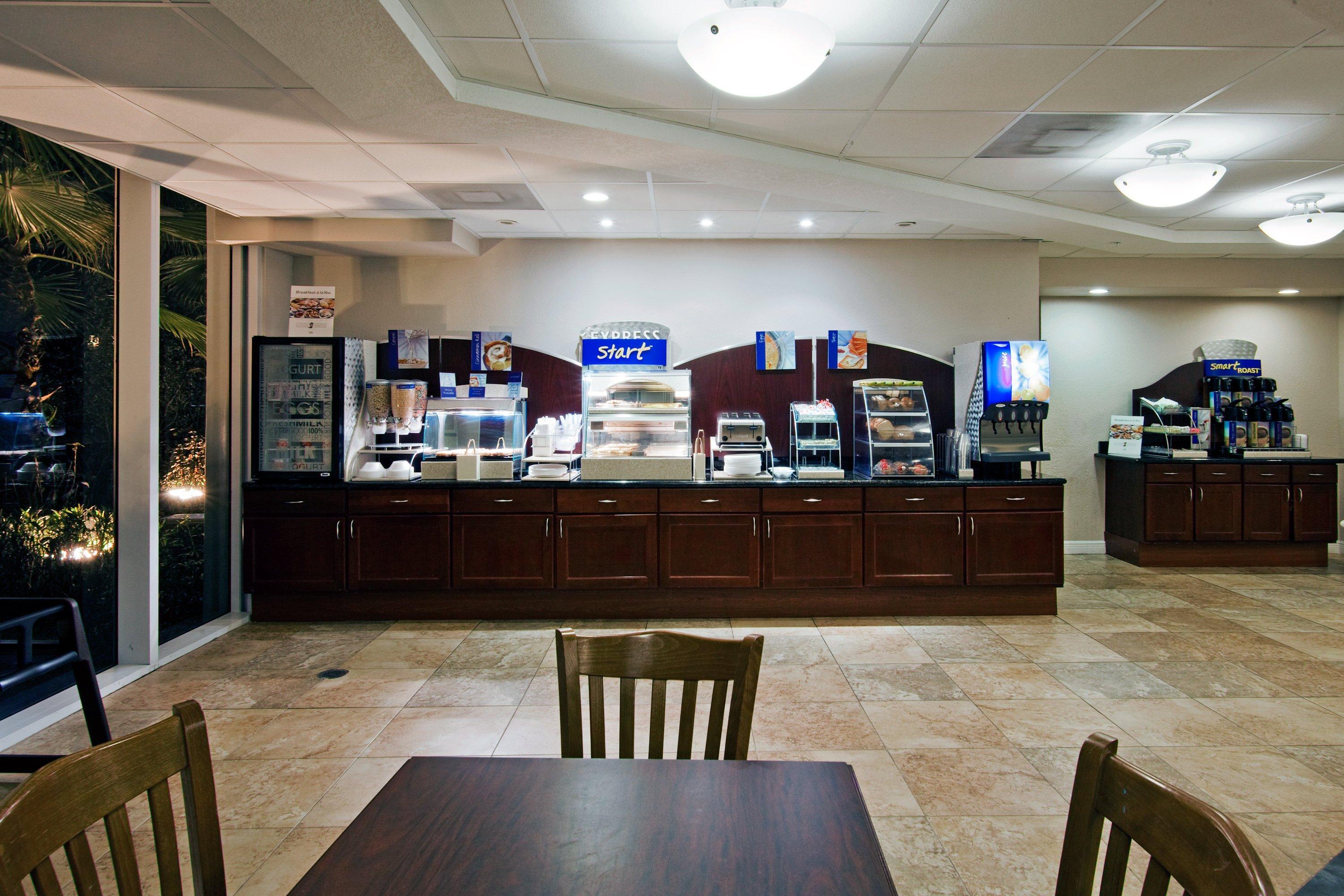 Holiday Inn Express West Palm Beach Metrocentre By Ihg Интерьер фото